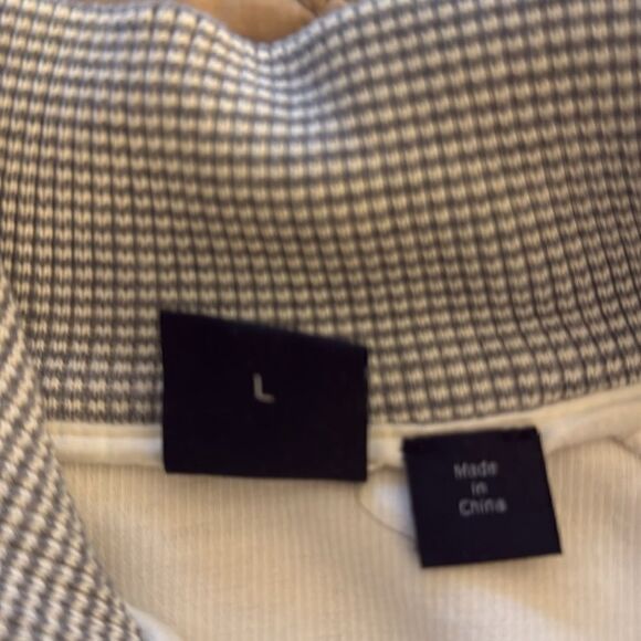 Hugo Boss Mens’ Long Sleeve Cotton Sweater. White with Gray Detail. Size Large. - Picture 7 of 7